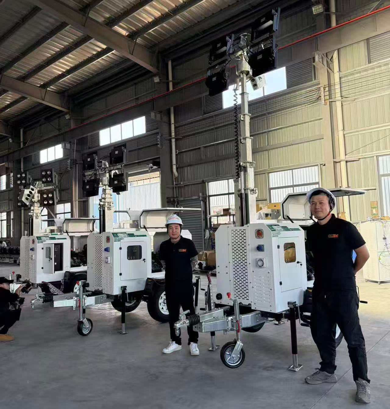 تم الانتهاء من إنتاج دفعة جديدة من مولدات أبراج الإضاءة المخصصة وهي جاهزة للشحن العالمي